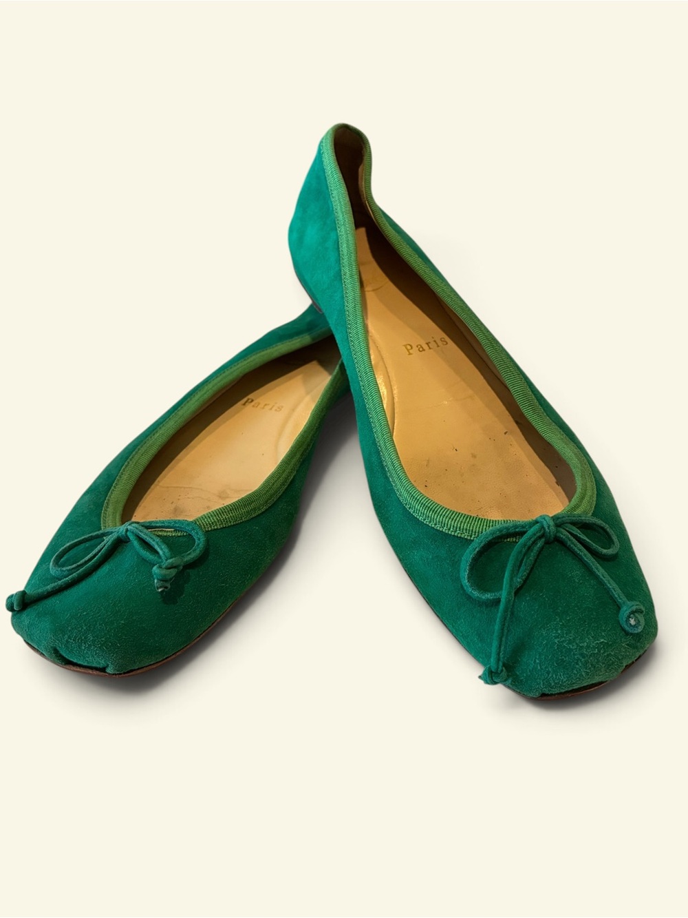Louboutin bow front green suede square toe ballet flat. Sz39